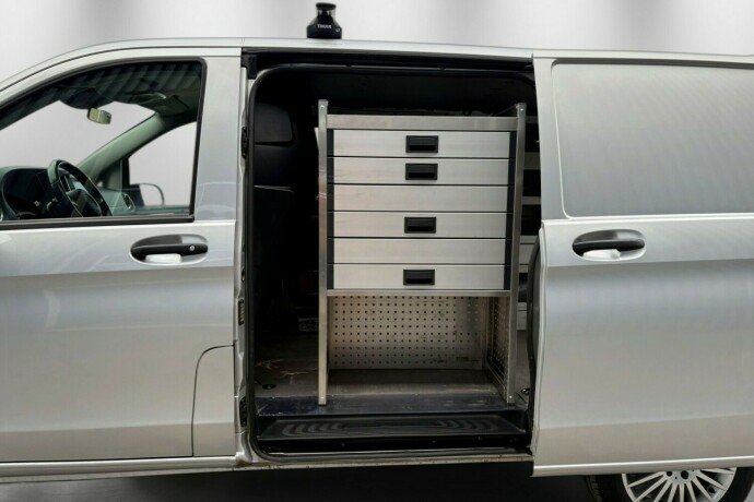 mercedes-benz-vito-diesel-2023-big-26