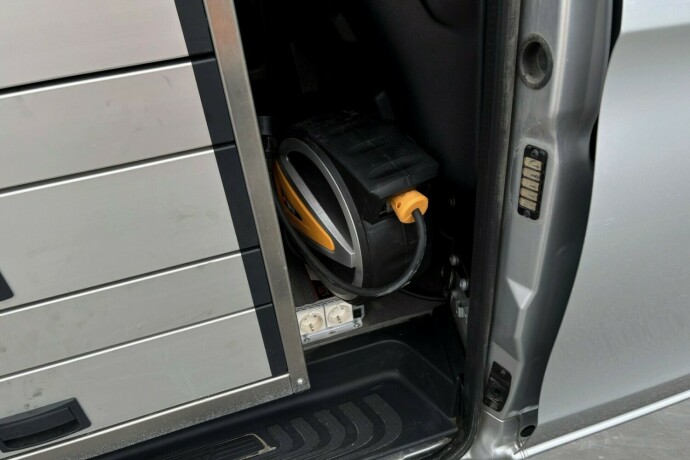 mercedes-benz-vito-diesel-2023-big-33