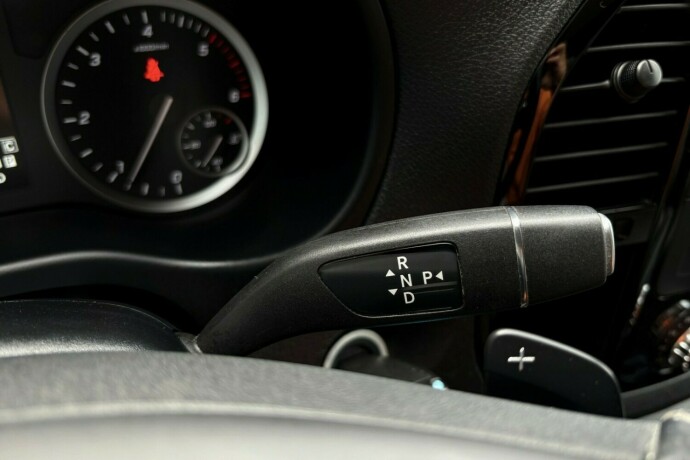 mercedes-benz-vito-diesel-2023-big-14
