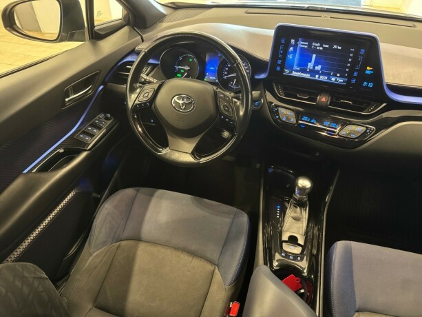 toyota-c-hr-elektrisitetbensin-2017-big-7