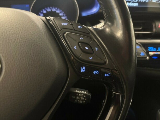 toyota-c-hr-elektrisitetbensin-2017-big-17