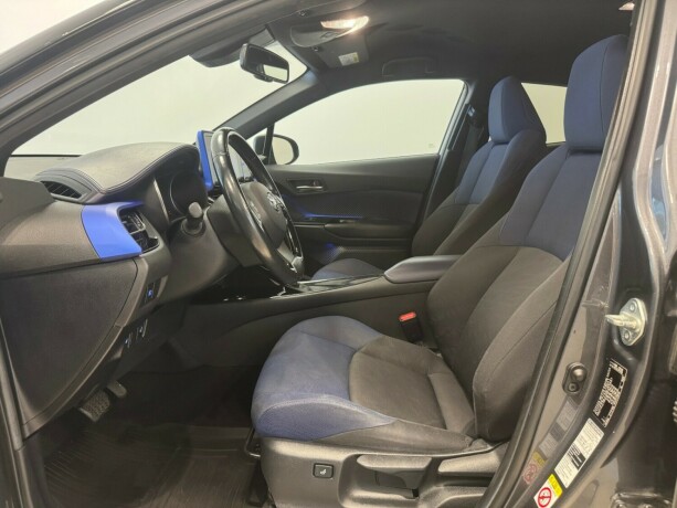 toyota-c-hr-elektrisitetbensin-2017-big-3