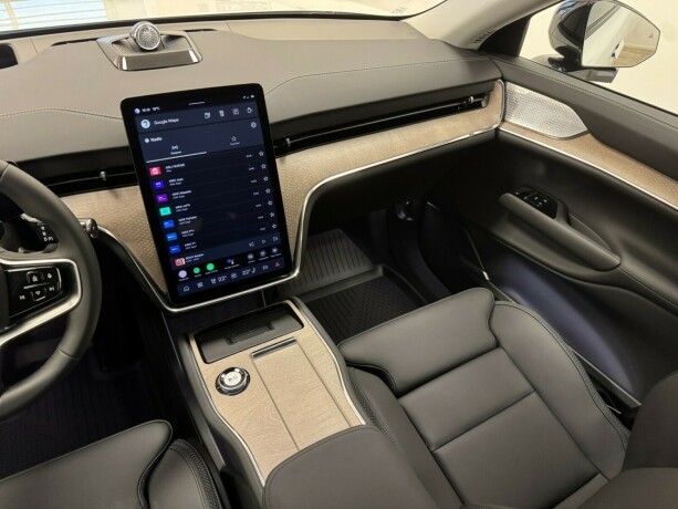 volvo-ex90-elektrisitet-2025-big-13