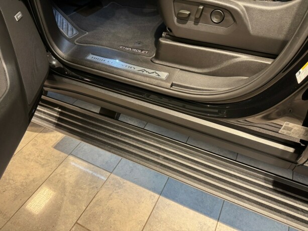 chevrolet-tahoe-diesel-2025-big-17