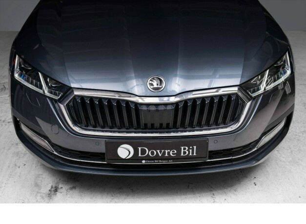 skoda-octavia-elektrisitetbensin-2021-big-3