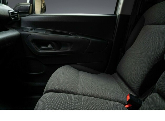 peugeot-partner-diesel-2020-big-19