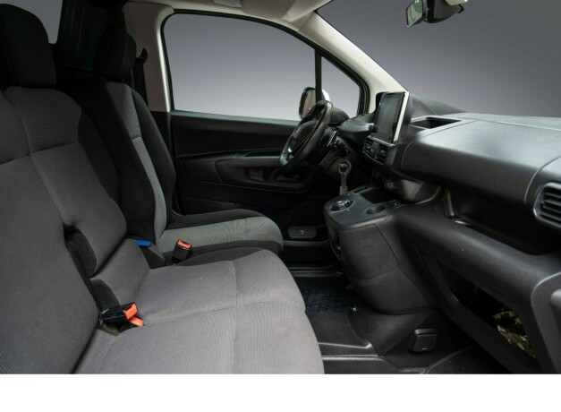 peugeot-partner-diesel-2020-big-20