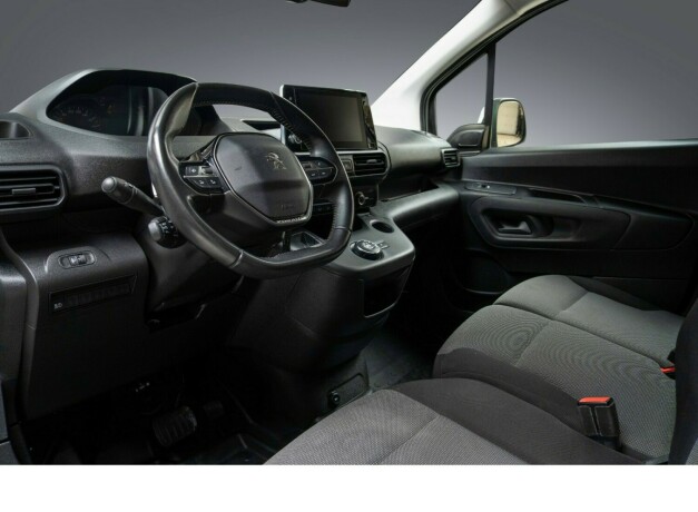 peugeot-partner-diesel-2020-big-11
