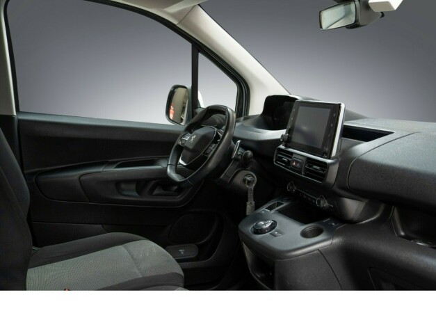 peugeot-partner-diesel-2020-big-21