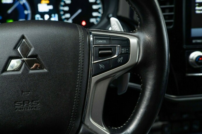 mitsubishi-outlander-elektrisitetbensin-2021-big-14