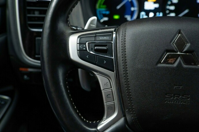 mitsubishi-outlander-elektrisitetbensin-2021-big-13