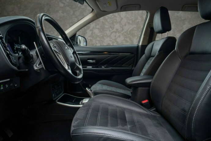 mitsubishi-outlander-elektrisitetbensin-2021-big-23