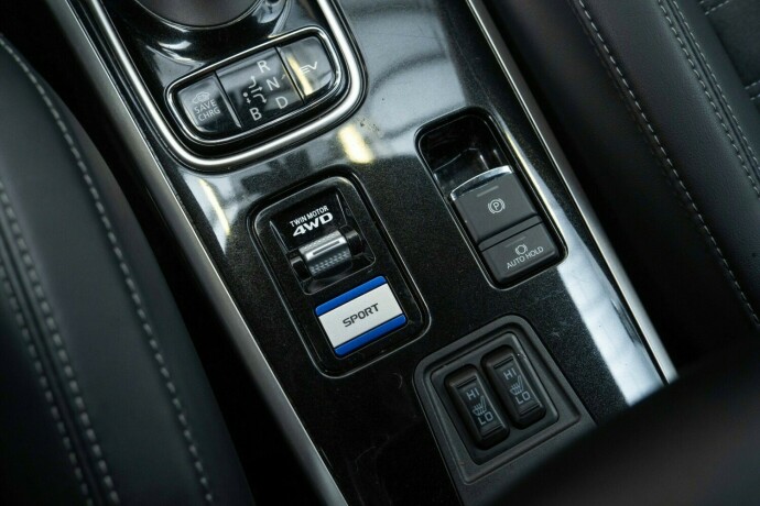 mitsubishi-outlander-elektrisitetbensin-2021-big-19