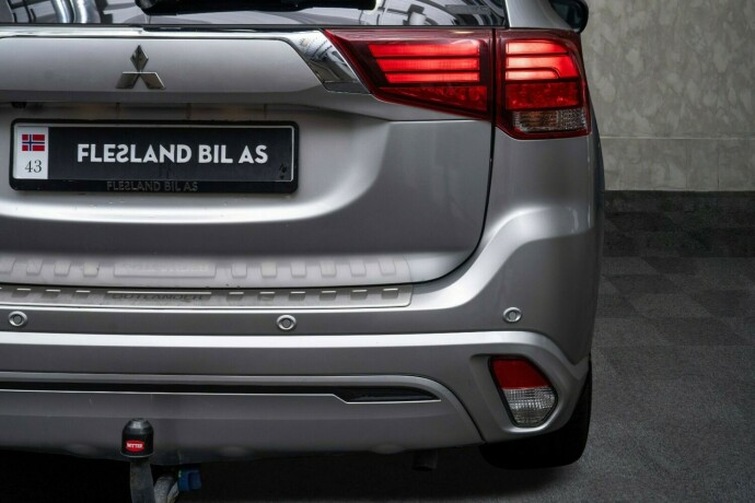mitsubishi-outlander-elektrisitetbensin-2021-big-9
