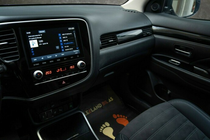 mitsubishi-outlander-elektrisitetbensin-2021-big-16