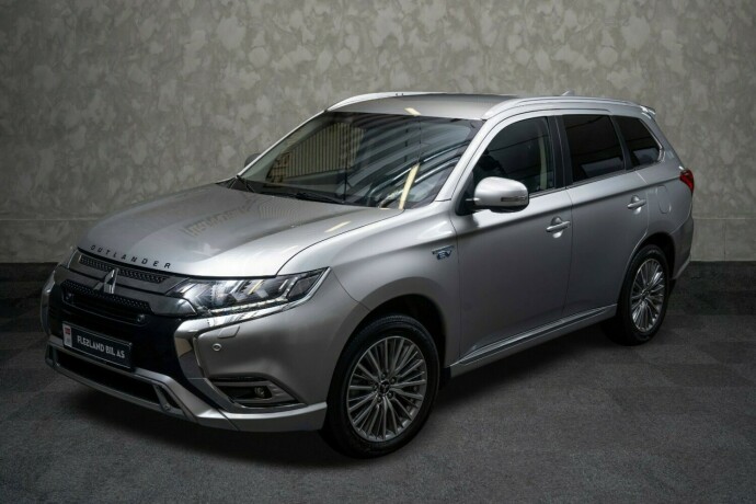 mitsubishi-outlander-elektrisitetbensin-2021-big-1