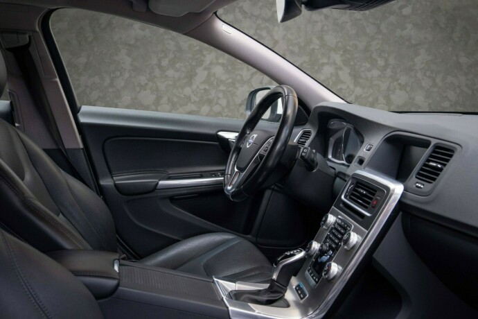 volvo-v60-elektrisitetdiesel-2018-big-30