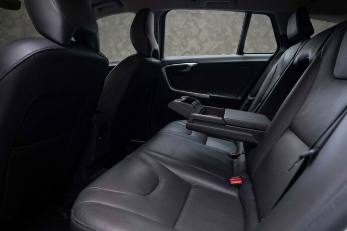 volvo-v60-elektrisitetdiesel-2018-big-27