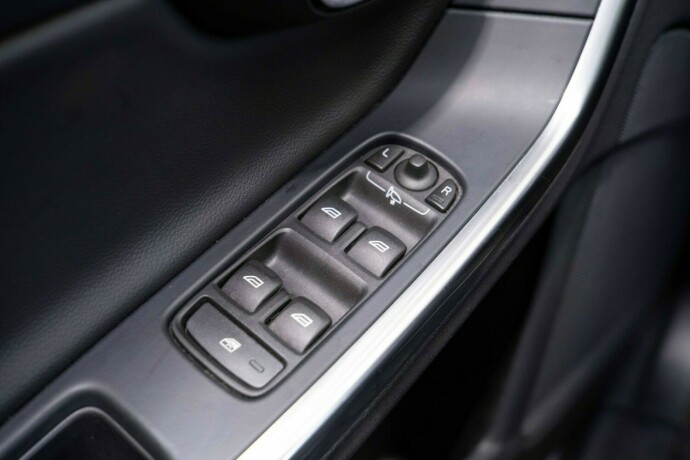 volvo-v60-elektrisitetdiesel-2018-big-22