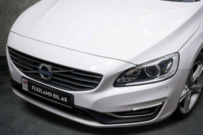 volvo-v60-elektrisitetdiesel-2018-big-3