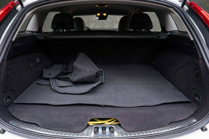 volvo-v60-elektrisitetdiesel-2018-big-31