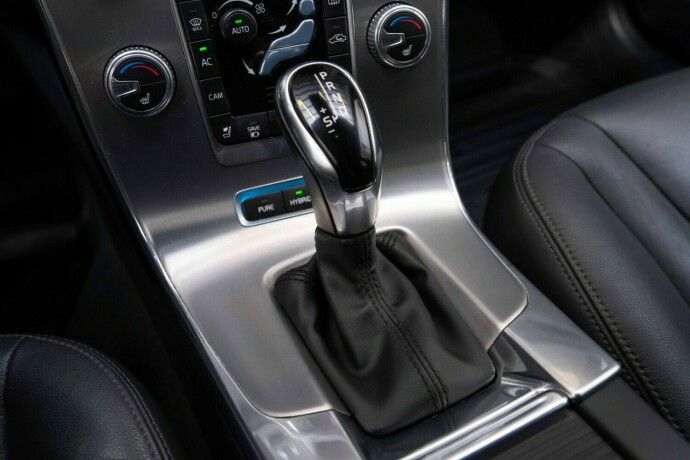 volvo-v60-elektrisitetdiesel-2018-big-18