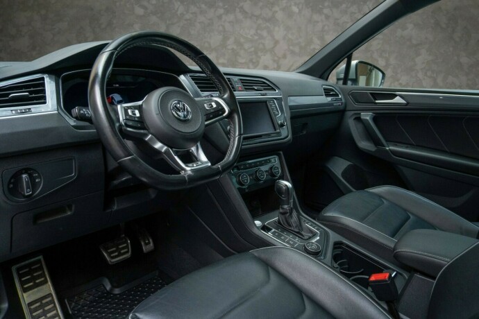volkswagen-tiguan-bensin-2017-big-27