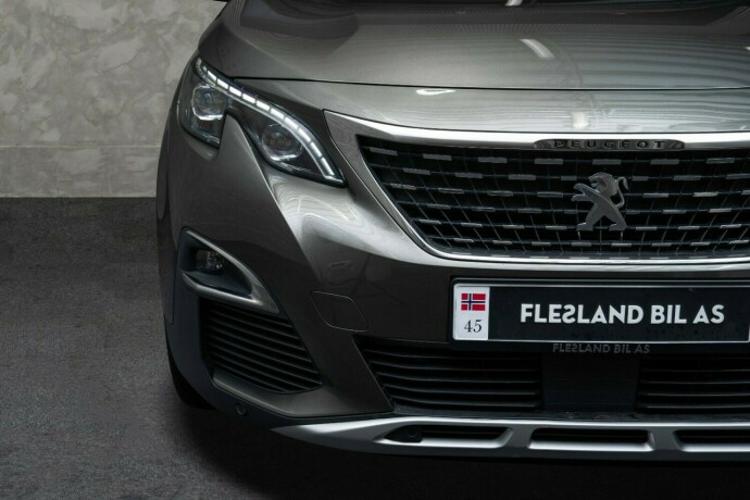 peugeot-5008-bensin-2019-big-5