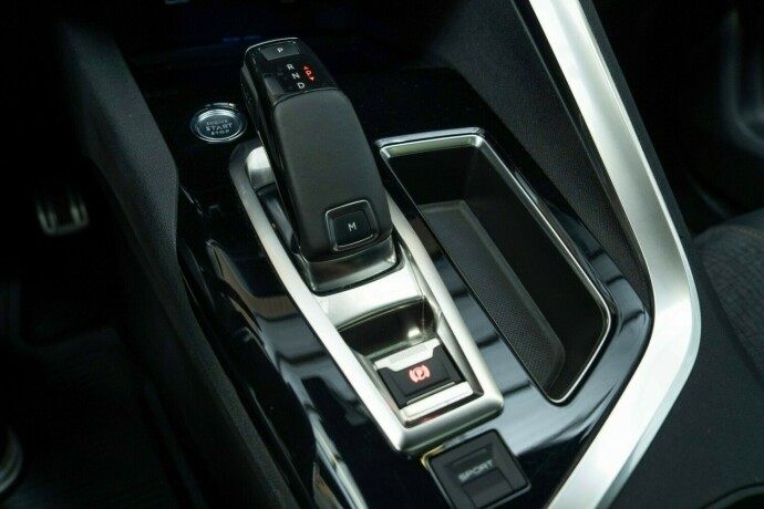 peugeot-5008-bensin-2019-big-17