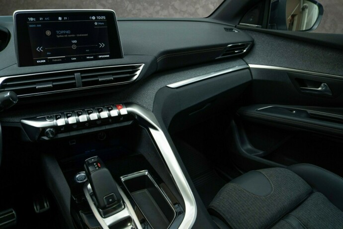 peugeot-5008-bensin-2019-big-15