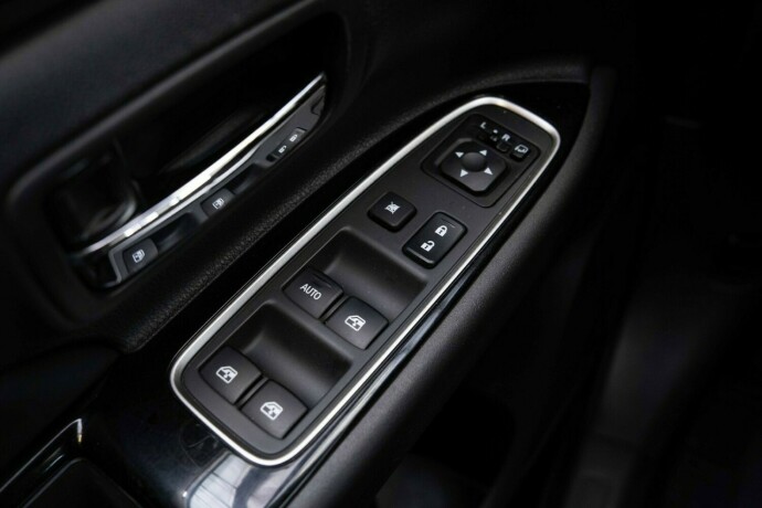 mitsubishi-outlander-elektrisitetbensin-2016-big-22