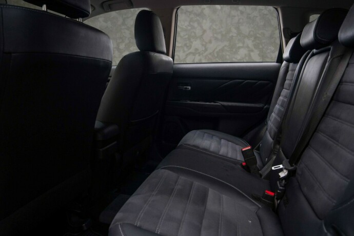 mitsubishi-outlander-elektrisitetbensin-2016-big-25