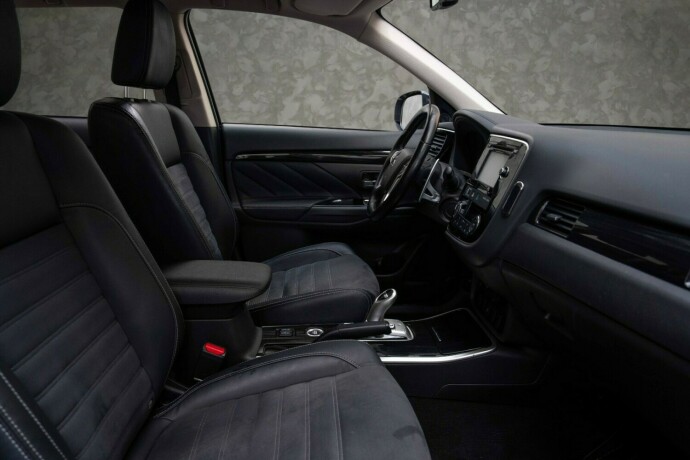 mitsubishi-outlander-elektrisitetbensin-2016-big-28