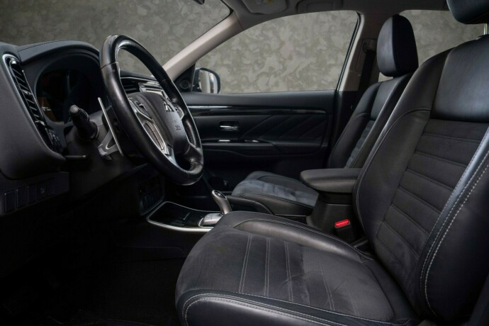 mitsubishi-outlander-elektrisitetbensin-2016-big-23