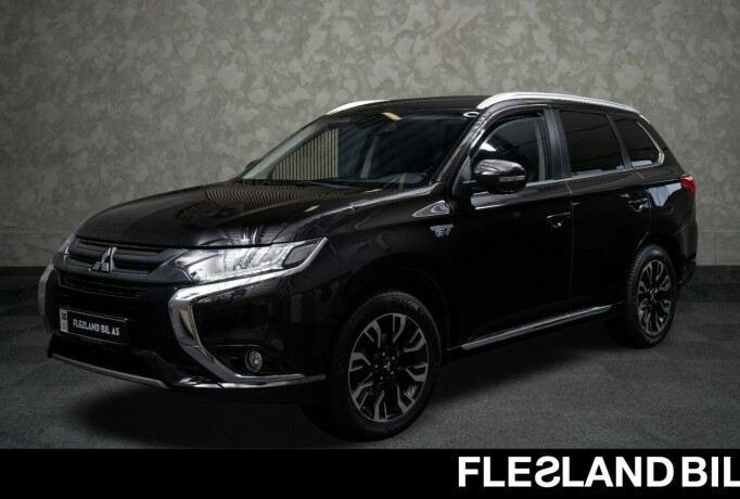 mitsubishi-outlander-elektrisitetbensin-2016-big-0