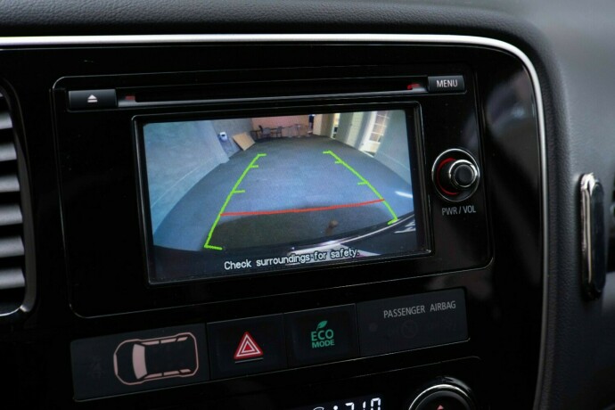 mitsubishi-outlander-elektrisitetbensin-2016-big-20