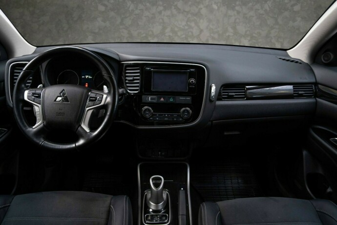 mitsubishi-outlander-elektrisitetbensin-2016-big-27
