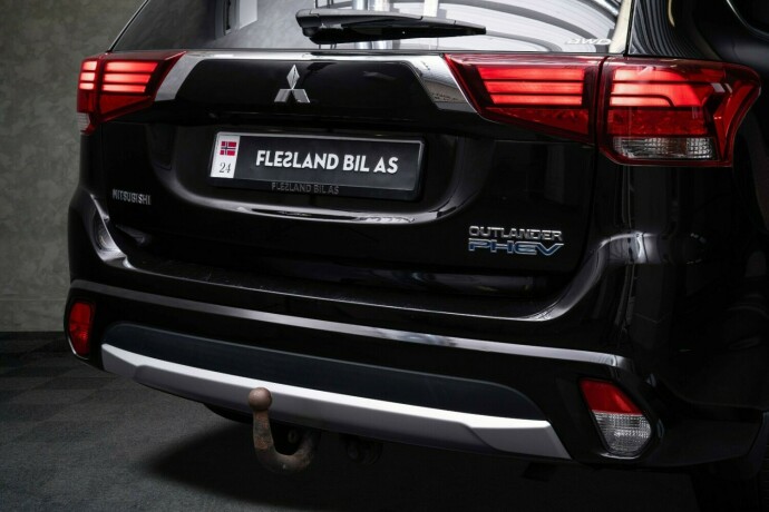 mitsubishi-outlander-elektrisitetbensin-2016-big-9
