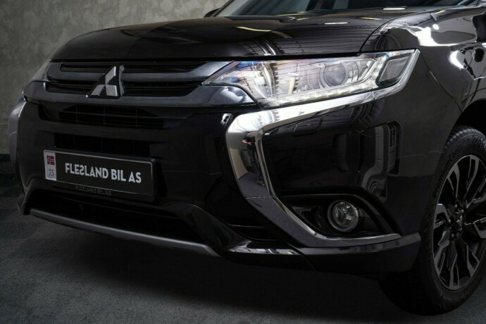 mitsubishi-outlander-elektrisitetbensin-2016-big-1