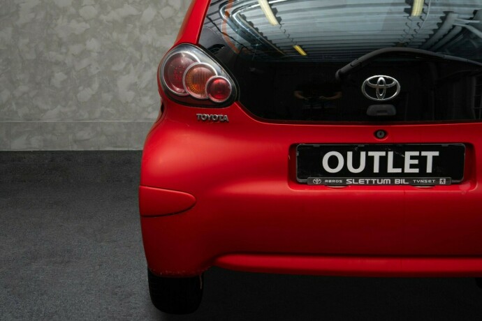 toyota-aygo-bensin-2010-big-8