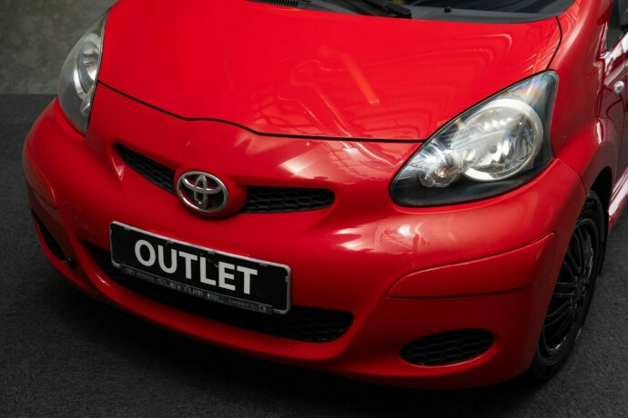 toyota-aygo-bensin-2010-big-3
