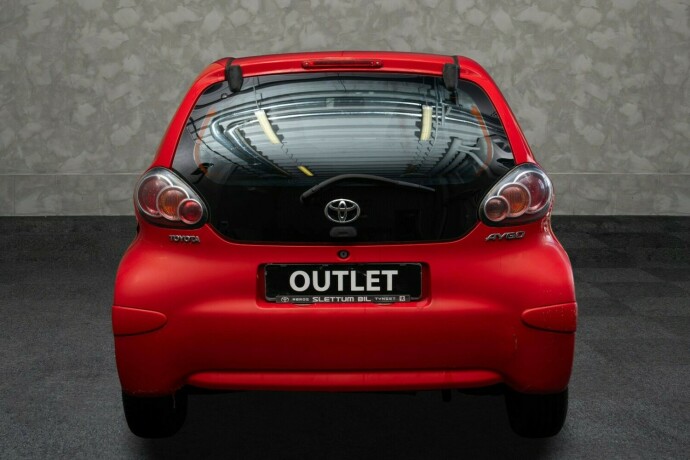 toyota-aygo-bensin-2010-big-7