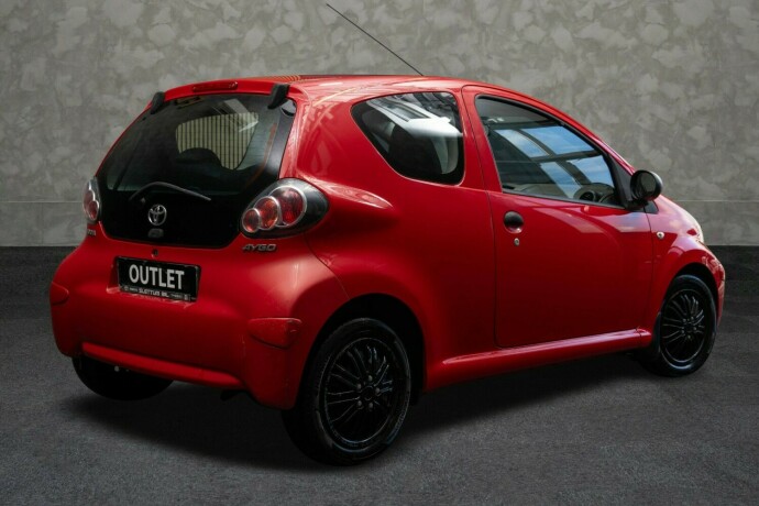 toyota-aygo-bensin-2010-big-6