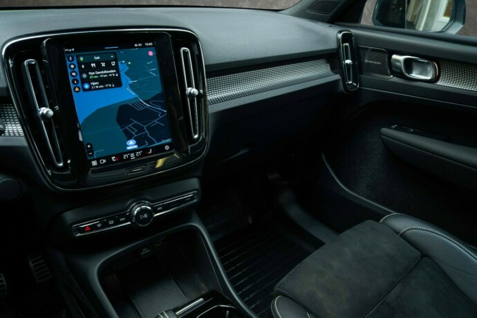 volvo-xc-40-elektrisitet-2021-big-16