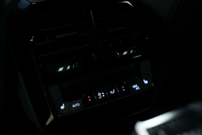 bmw-ix-xdrive-50-elektrisitet-2023-big-10
