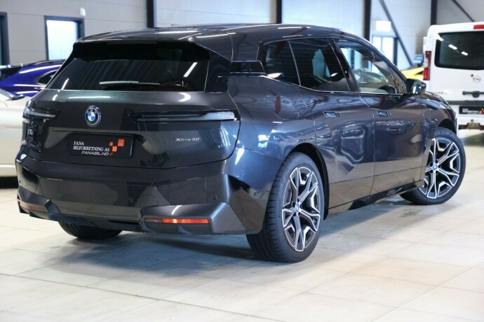 bmw-ix-xdrive-50-elektrisitet-2023-big-2
