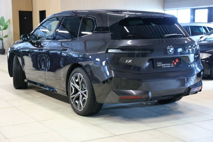 bmw-ix-xdrive-50-elektrisitet-2023-big-1