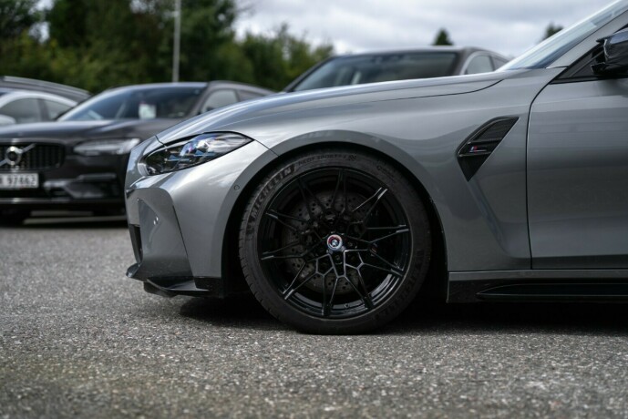 bmw-m3-bensin-2023-big-8