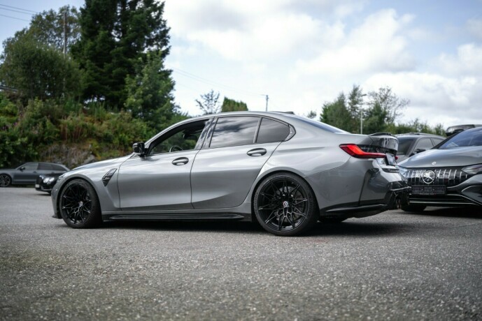 bmw-m3-bensin-2023-big-5