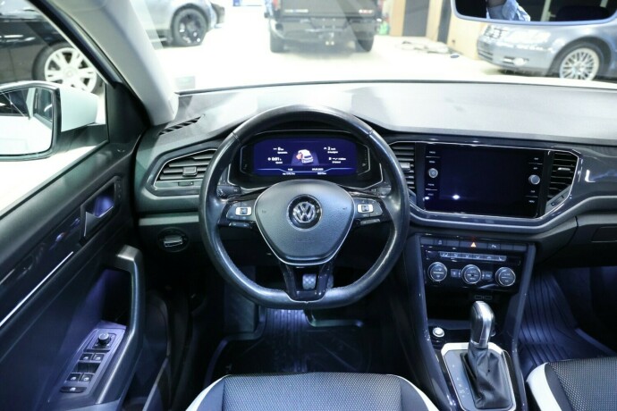 volkswagen-t-roc-bensin-2019-big-10